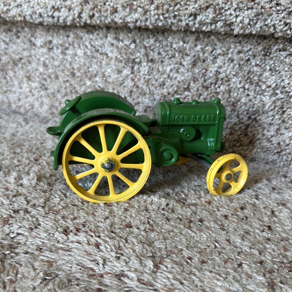 John Deere Green and Yellow Die-Cast Collection Tractor